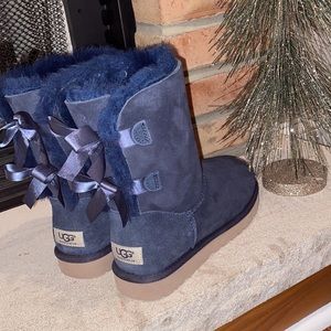 Navy blue WOMENS UGG Bailey Bow boots.